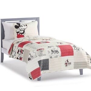 Disney Mickey Mouse Twin Quilt Set with Sham 2-Piece Reversible NWT